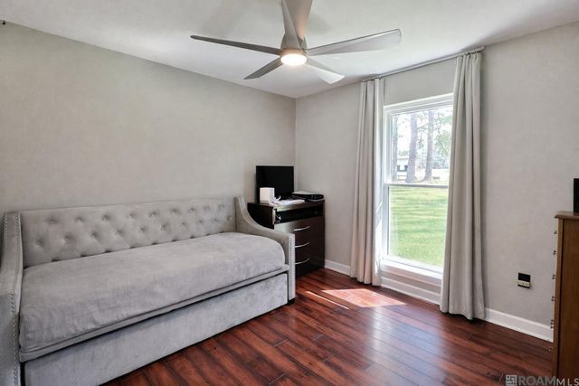 10333 John Savoy Rd, St Amant, LA 70774