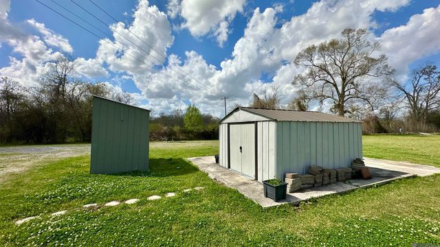 10333 John Savoy Rd, St Amant, LA 70774