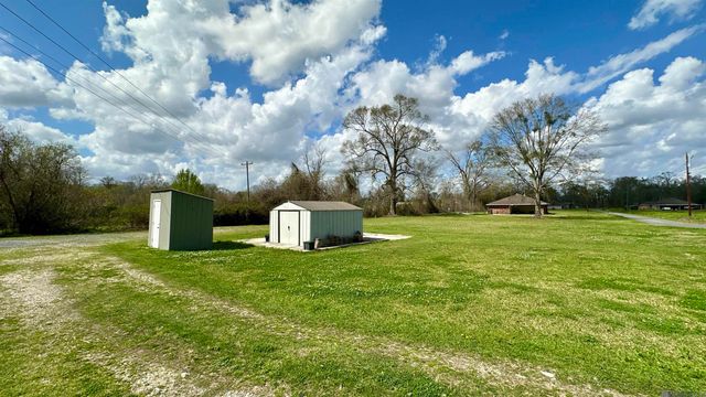 10333 John Savoy Rd, St Amant, LA 70774