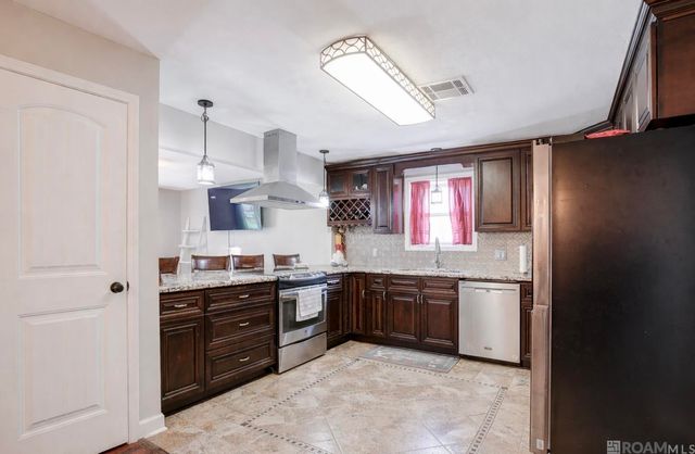 10333 John Savoy Rd, St Amant, LA 70774