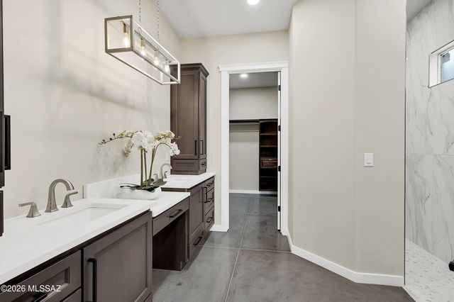 5995 N Pete Dawson Road, Tucson, AZ 85704