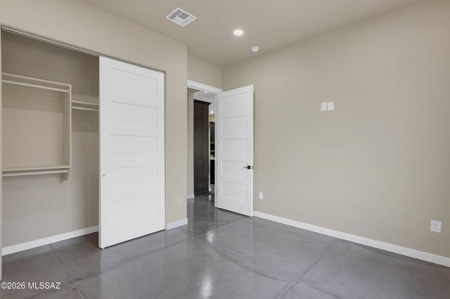 5995 N Pete Dawson Road, Tucson, AZ 85704