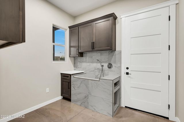 5995 N Pete Dawson Road, Tucson, AZ 85704