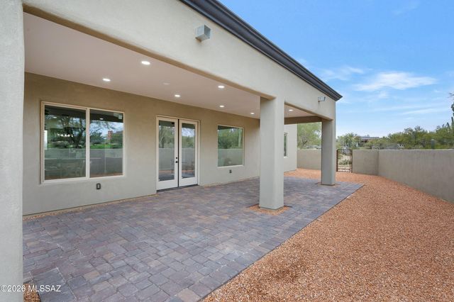 5995 N Pete Dawson Road, Tucson, AZ 85704