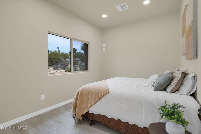 5995 N Pete Dawson Road, Tucson, AZ 85704