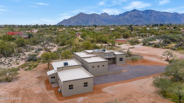 5995 N Pete Dawson Road, Tucson, AZ 85704