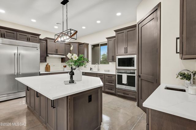 5995 N Pete Dawson Road, Tucson, AZ 85704