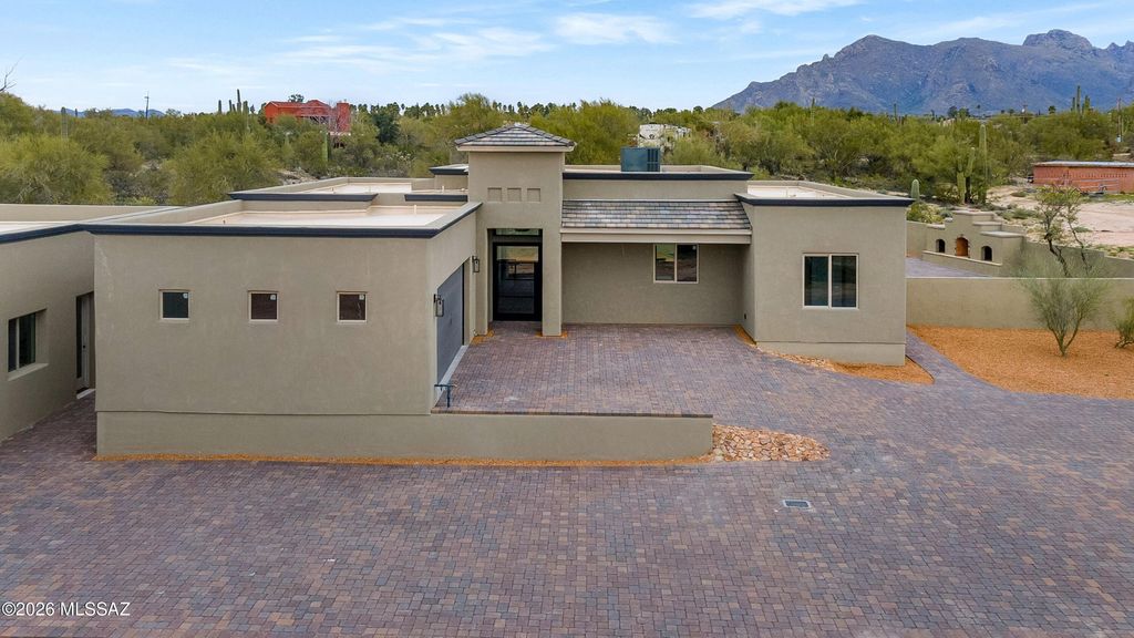 5995 N Pete Dawson Road, Tucson, AZ 85704