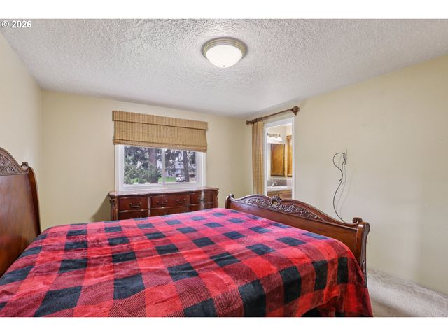 691 Sw LINNEMAN Ct, Gresham, OR 97030