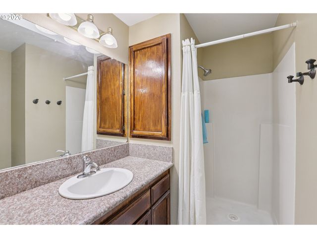 691 Sw LINNEMAN Ct, Gresham, OR 97030