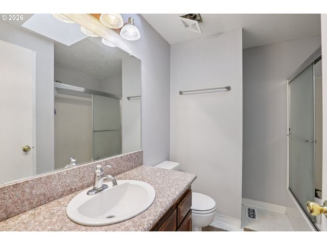 691 Sw LINNEMAN Ct, Gresham, OR 97030