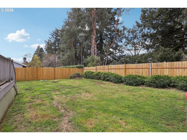 691 Sw LINNEMAN Ct, Gresham, OR 97030