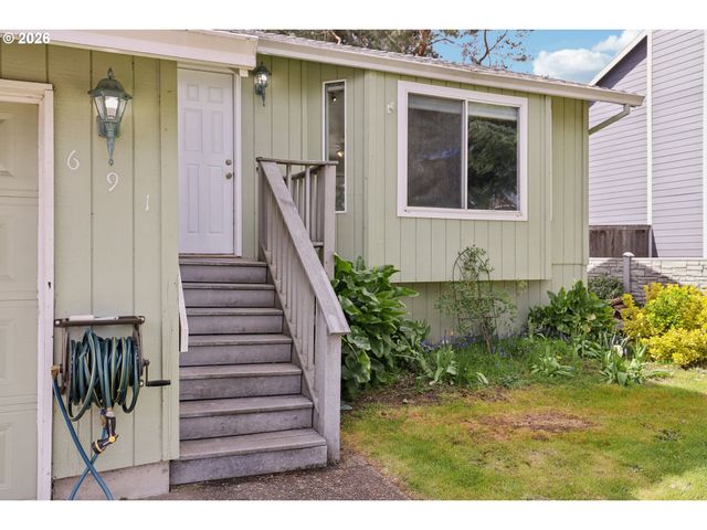 691 Sw LINNEMAN Ct, Gresham, OR 97030