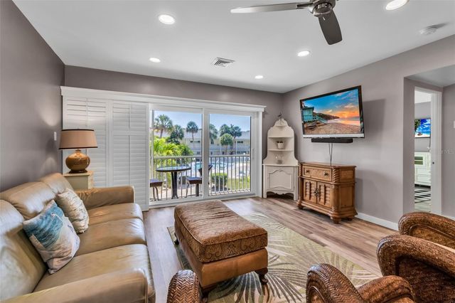 500 S WASHINGTON DRIVE 19B, Sarasota, FL 34236