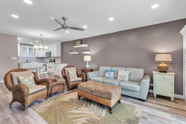 500 S WASHINGTON DRIVE 19B, Sarasota, FL 34236