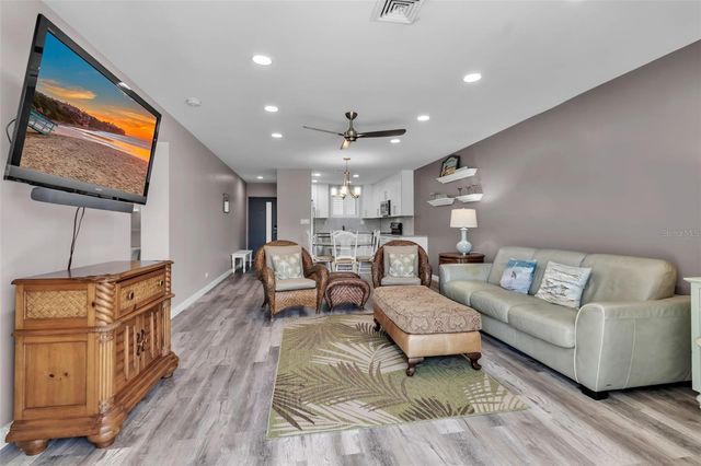 500 S WASHINGTON DRIVE 19B, Sarasota, FL 34236