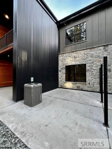 4349 Yeti Ln, Island Park, ID 83429