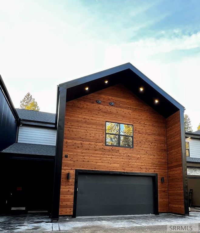 4349 Yeti Ln, Island Park, ID 83429