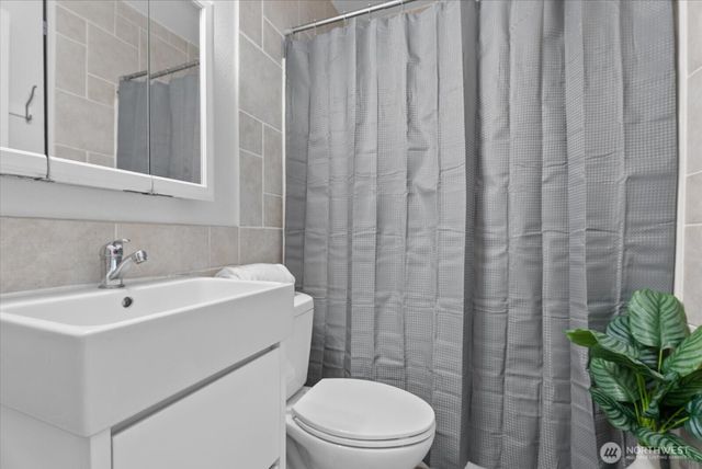 11820 SE 316th Place, Auburn, WA 98092