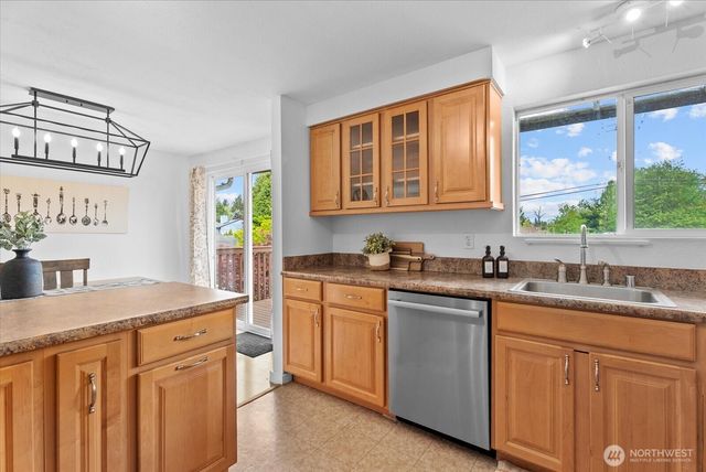 11820 SE 316th Place, Auburn, WA 98092
