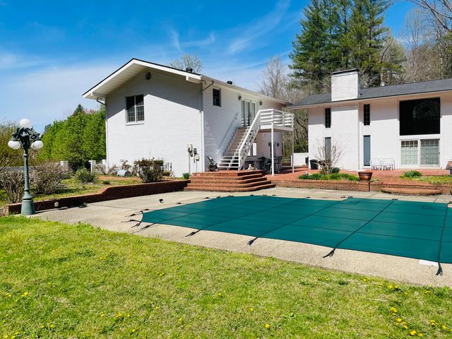 310 Sunny Brook Lane, Heidrick, KY 40949