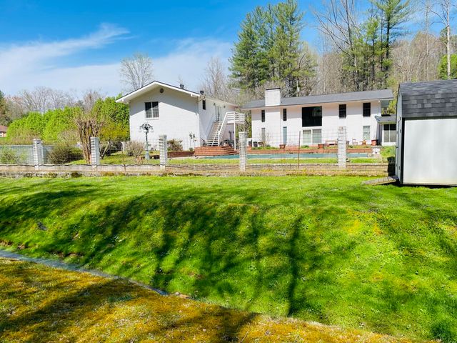 310 Sunny Brook Lane, Heidrick, KY 40949