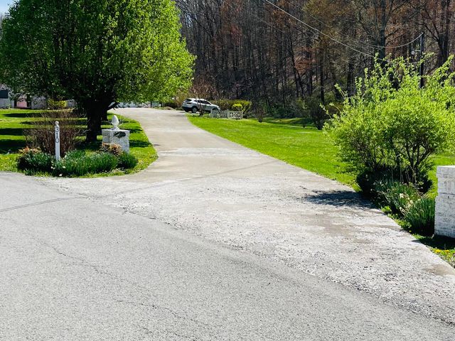 310 Sunny Brook Lane, Heidrick, KY 40949