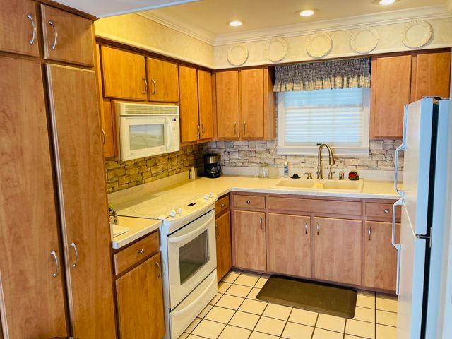 310 Sunny Brook Lane, Heidrick, KY 40949
