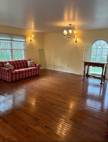 310 Sunny Brook Lane, Heidrick, KY 40949