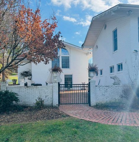 310 Sunny Brook Lane, Heidrick, KY 40949