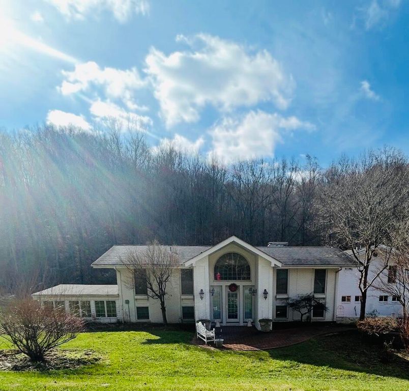 310 Sunny Brook Lane, Heidrick, KY 40949