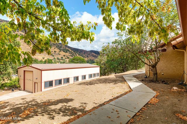 25900 Cumberland Road, Tehachapi, CA 93561