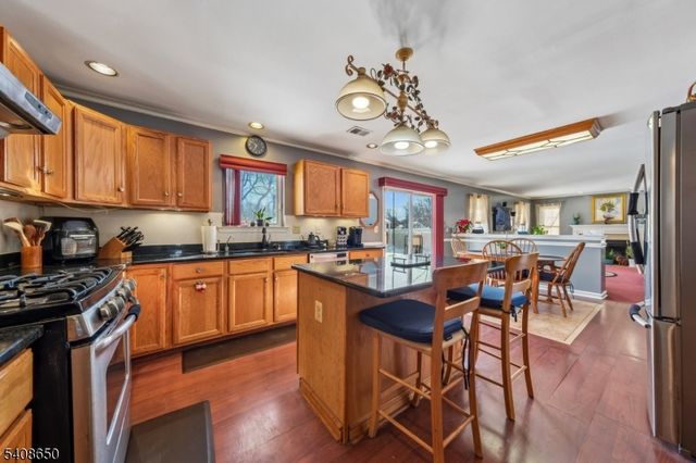 5 Oak Hill Dr, Monroe Twp., NJ 08831