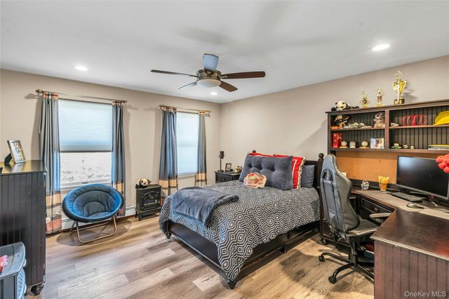 1 Kings Court, Hauppauge, NY 11788