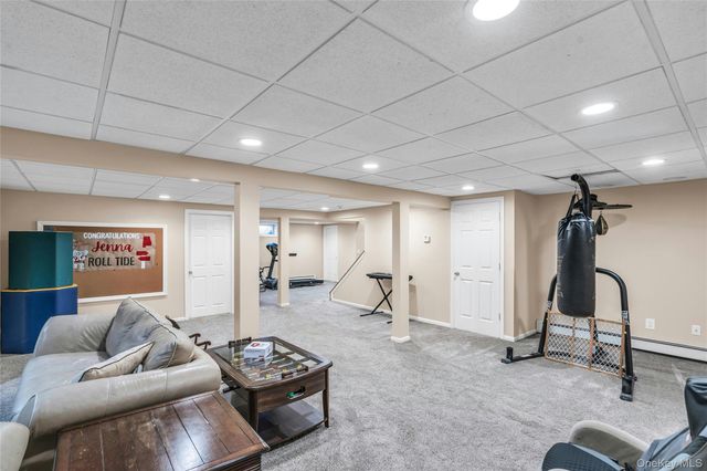 1 Kings Court, Hauppauge, NY 11788