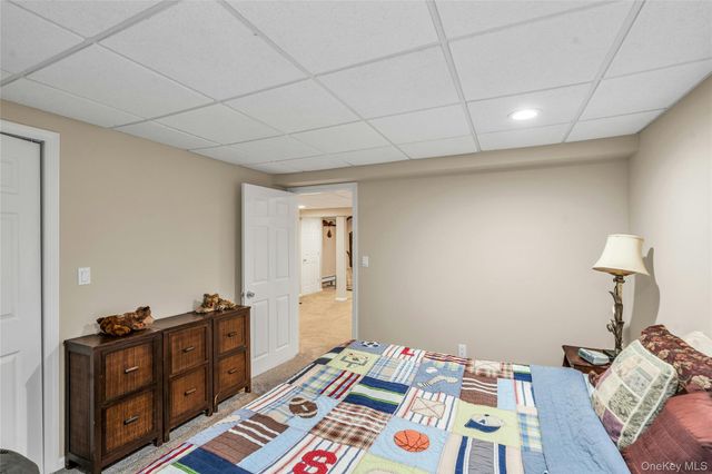 1 Kings Court, Hauppauge, NY 11788
