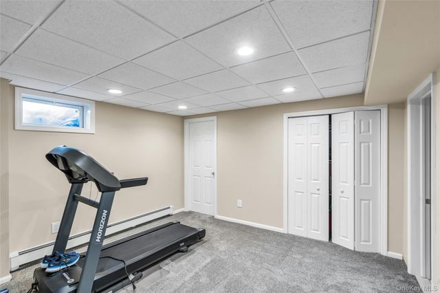 1 Kings Court, Hauppauge, NY 11788