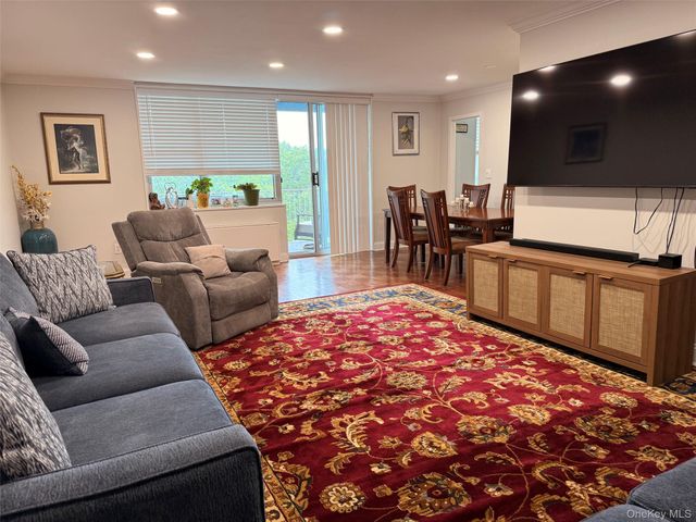 499 N Broadway 5L, White Plains, NY 10603
