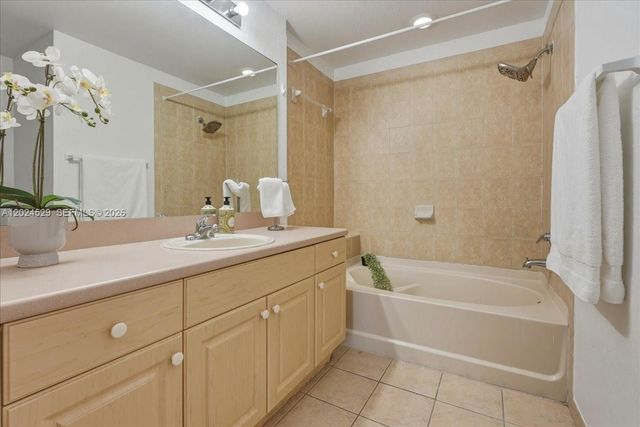 11102 NW 83rd St 108, Doral, FL 33178