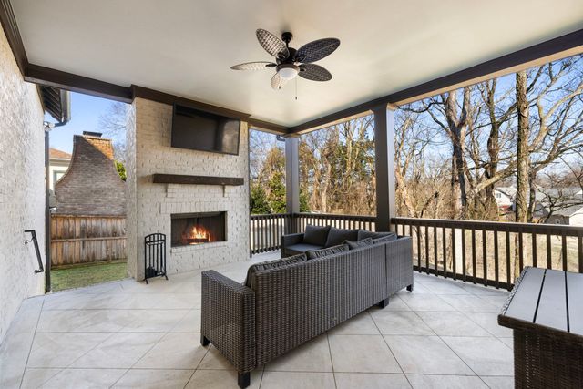 3066 Allenwood Dr, Thompsons Station, TN 37179