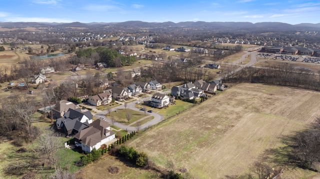 3066 Allenwood Dr, Thompsons Station, TN 37179