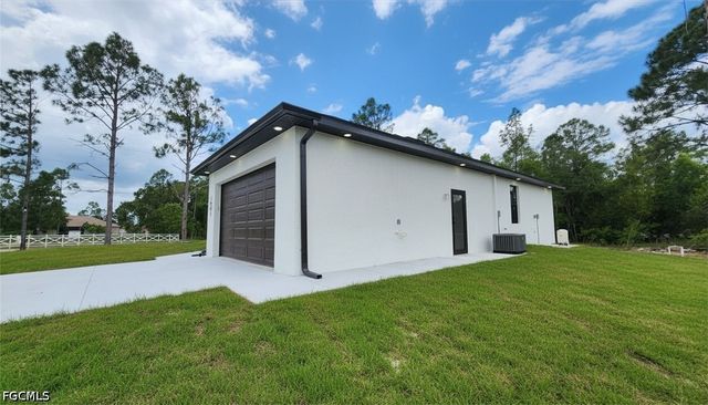 1901 Cedar AVE N, Lehigh Acres, FL 33971