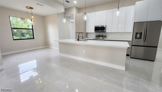 1901 Cedar AVE N, Lehigh Acres, FL 33971