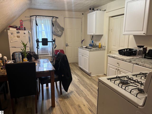313 Pleasant Avenue, Alma, MI 48801