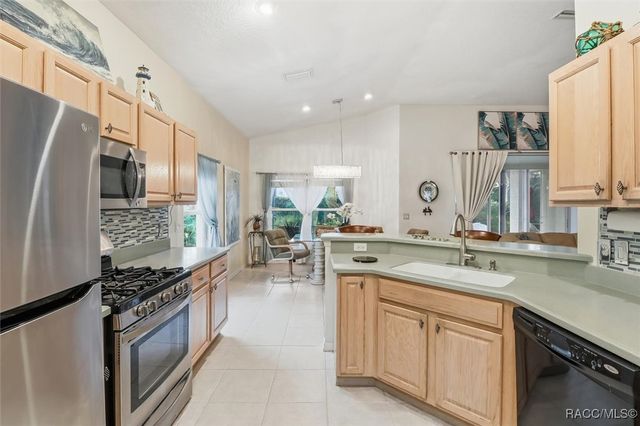 1206 W Skyview Crossing Drive, Hernando, FL 34442