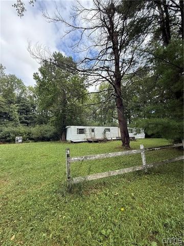 679 Hog Back Road, Albion, NY 13302