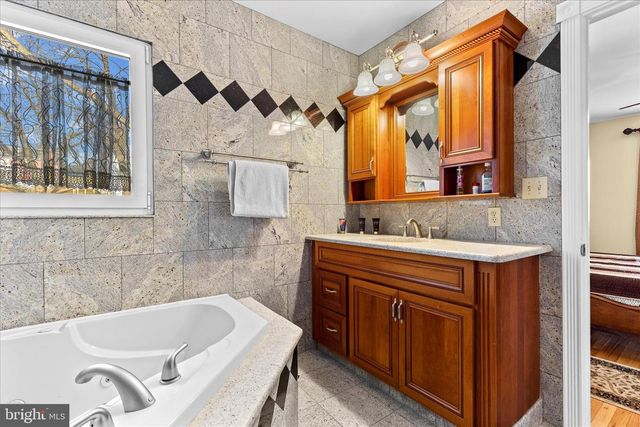 216 N CHARLOTTE ST, Manheim, PA 17545