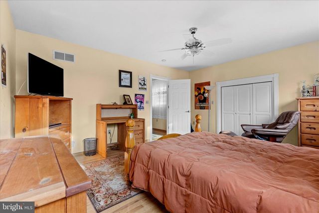 216 N CHARLOTTE ST, Manheim, PA 17545