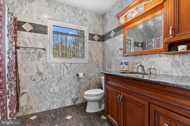 216 N CHARLOTTE ST, Manheim, PA 17545