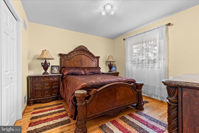 216 N CHARLOTTE ST, Manheim, PA 17545